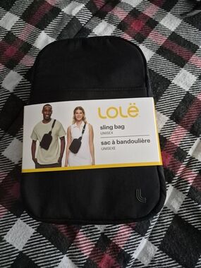 Lole Black Unisex Compact Sling Pack